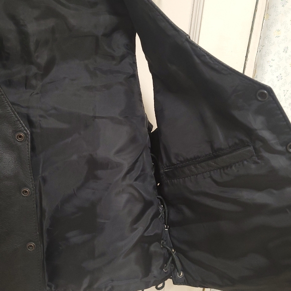 Jamin Leather men's black leather vest Size 40 lace up sides 4 pockets snaps - Picture 6 of 16